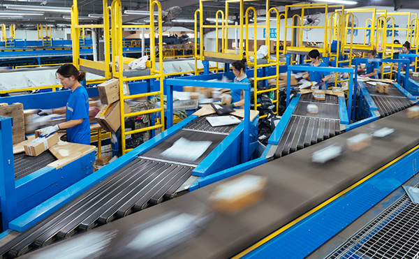 直線交叉帶分揀機(jī),交叉帶分揀機(jī),DWS物流設(shè)備,高臻智能